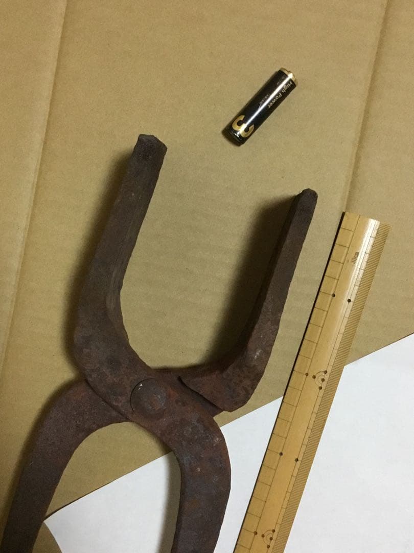 すごく大きな昔の道具