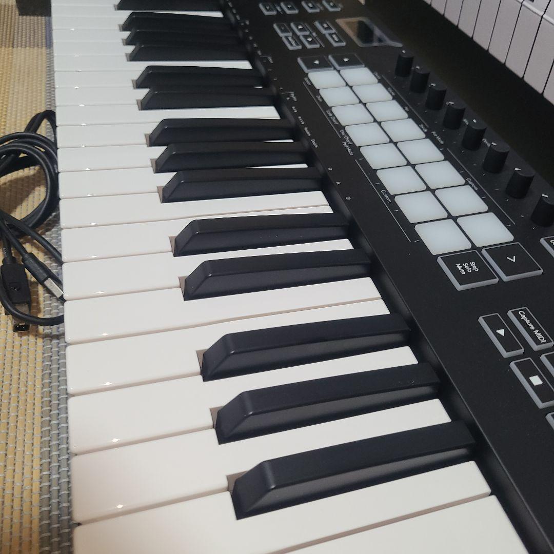 Novation Launchkey 37 MK3 MIDIキーボード