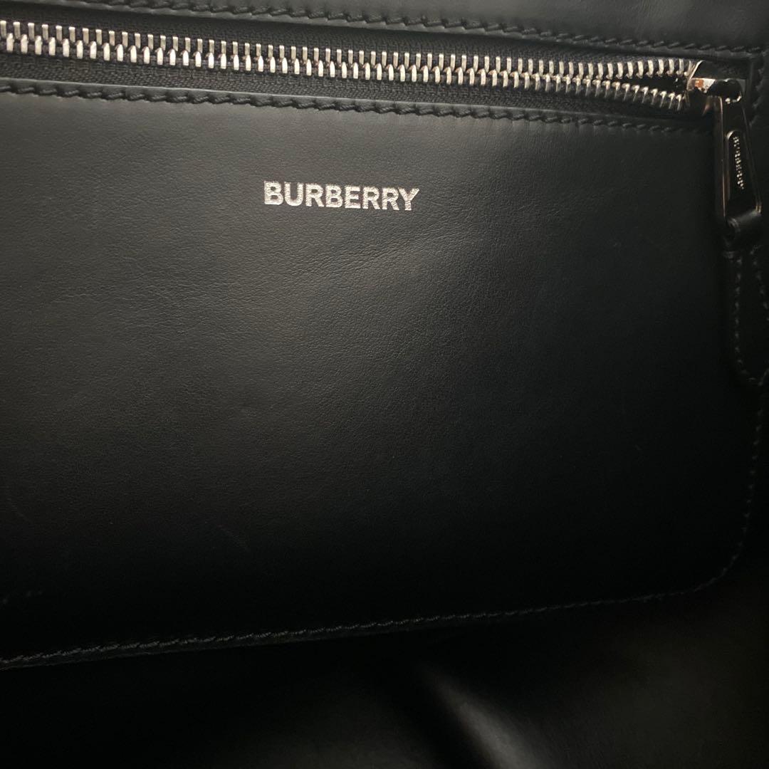 BURBERRY ブラックレザートートバッグ