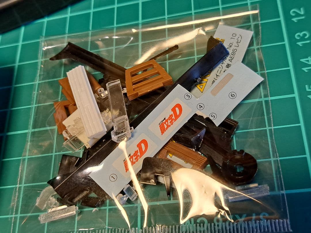 頭文字D　1/24 プラモデル　85レビン　完成品　ジオラマ付き