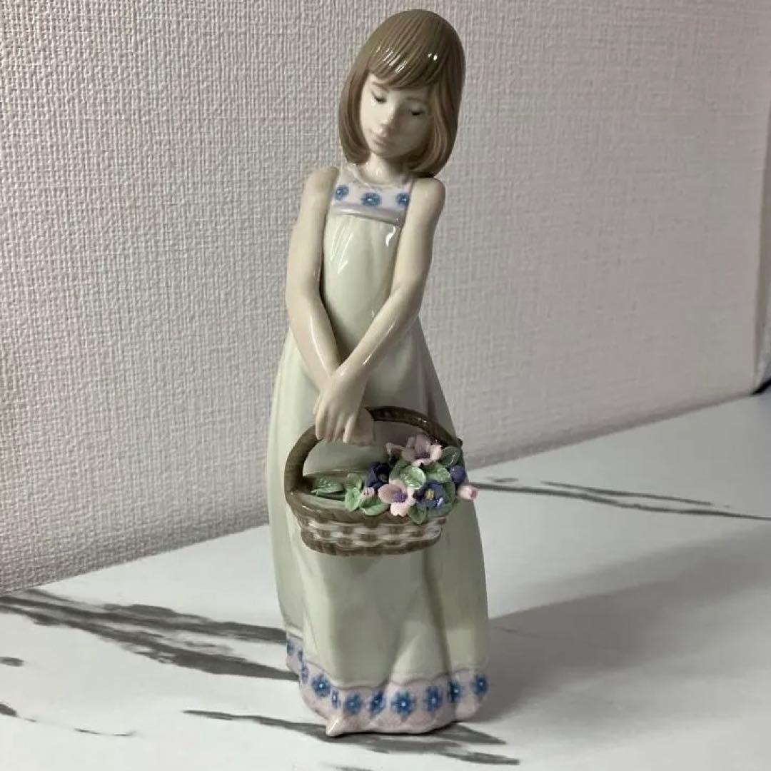 LLADRO リヤドロ 5605 花籠を持つ少女 フィギュリン 箱付