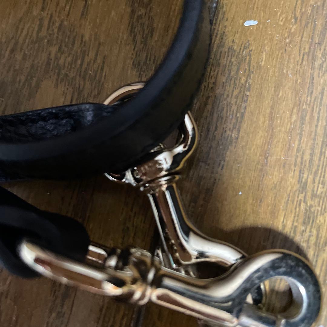 GUCCI ブラックレザーショルダーバッグ