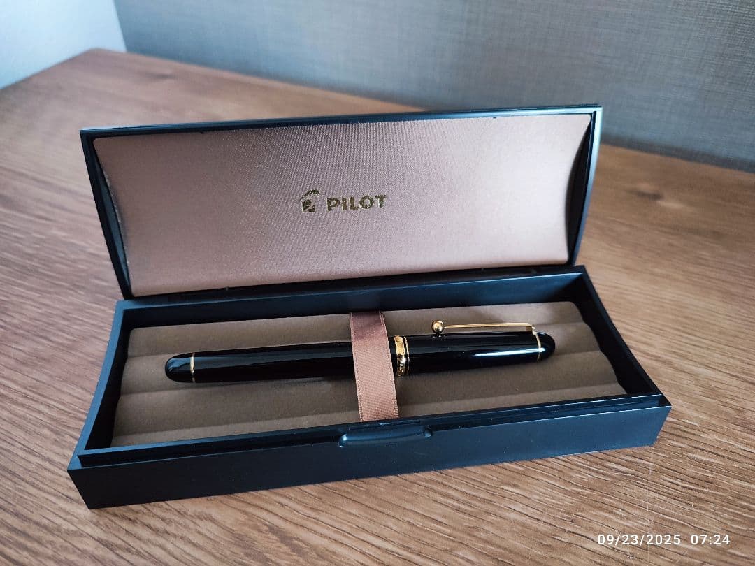 ま*り様 PILOT 万年筆 カスタム74 外箱/インク/専用ケース付き