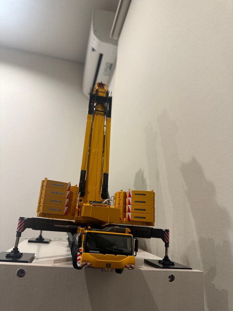 ミニカー LIEBHERR 1/50 LTM11200-9.1