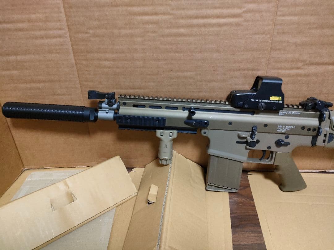 マ*ル様 東京マルイ　次世代電動ガン　スカーH　サイレンサー　サイト　グリップ付