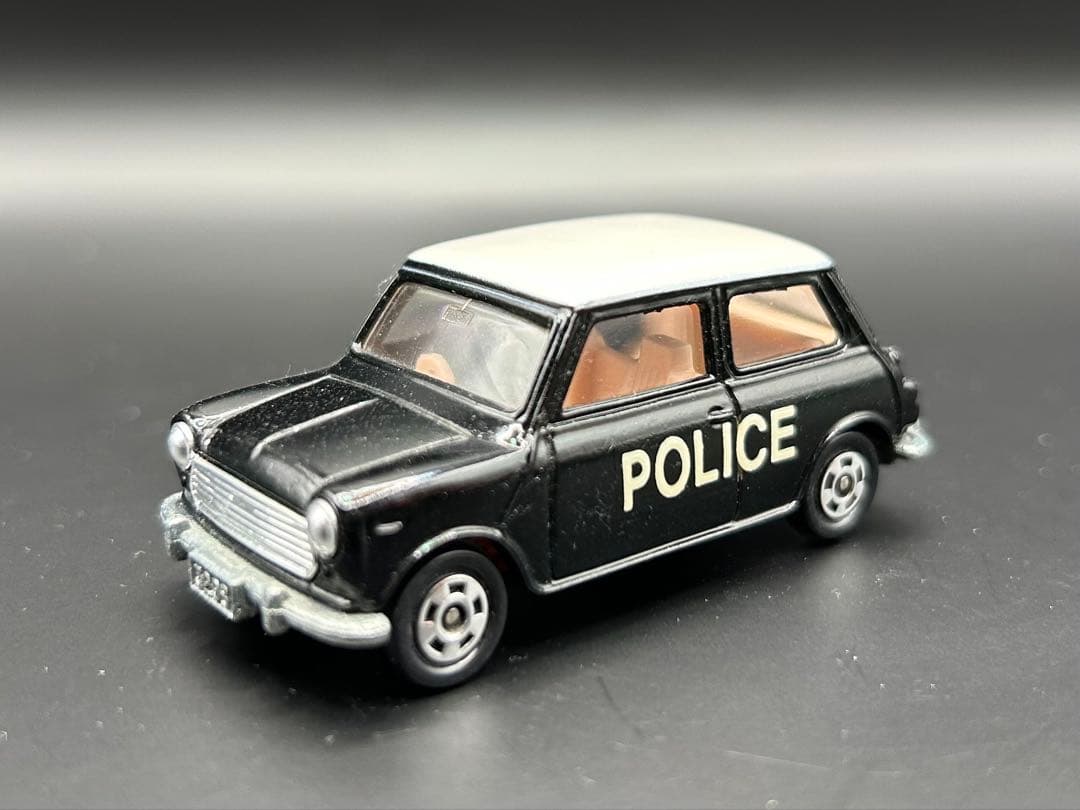 tomica ミニクーパーS トラフィック　POLICE 日本製　ミニカー