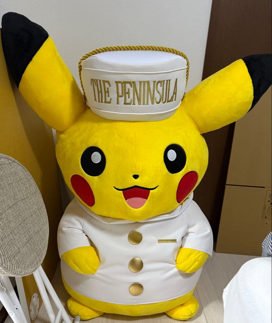 ピカチュウ　ぬいぐるみ　ペニンシュラ