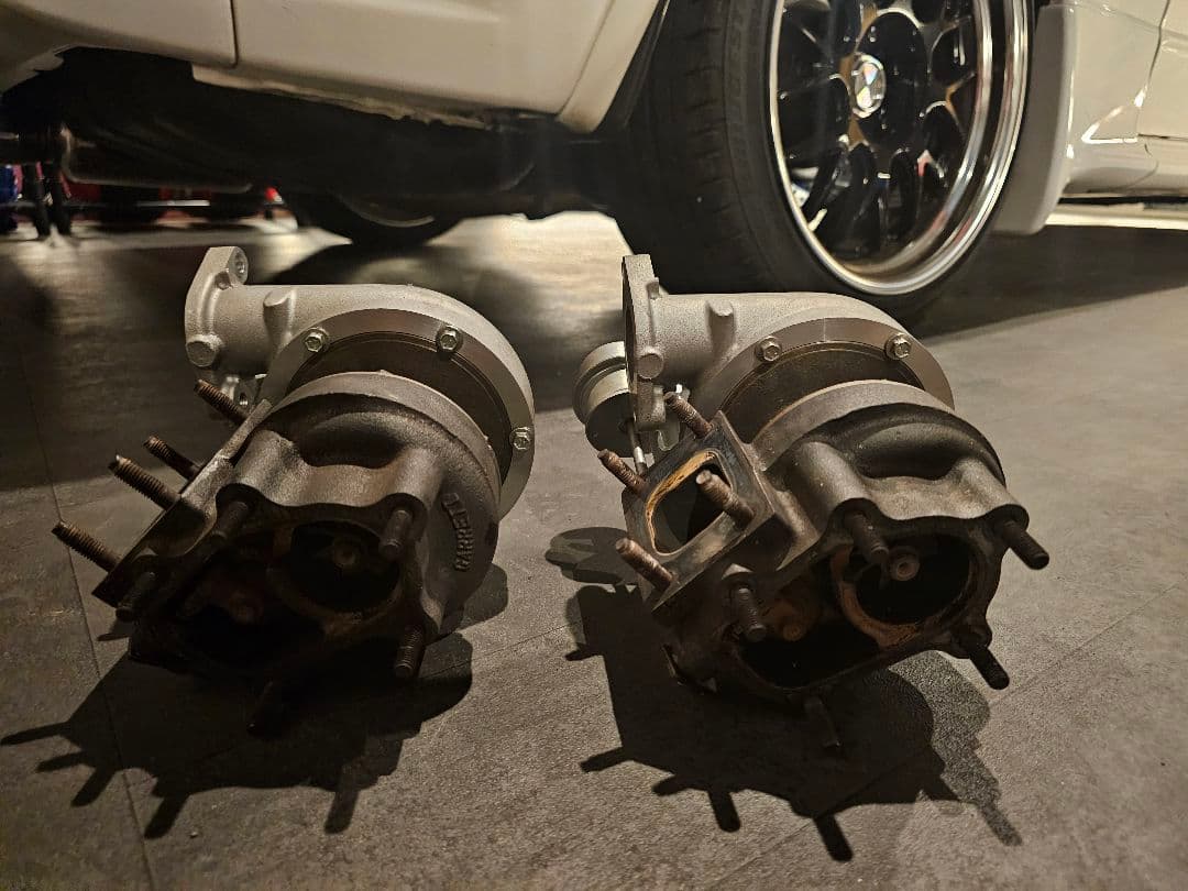 BNR34 　スカイライン純正ターボチャージャー 2個セット美品！