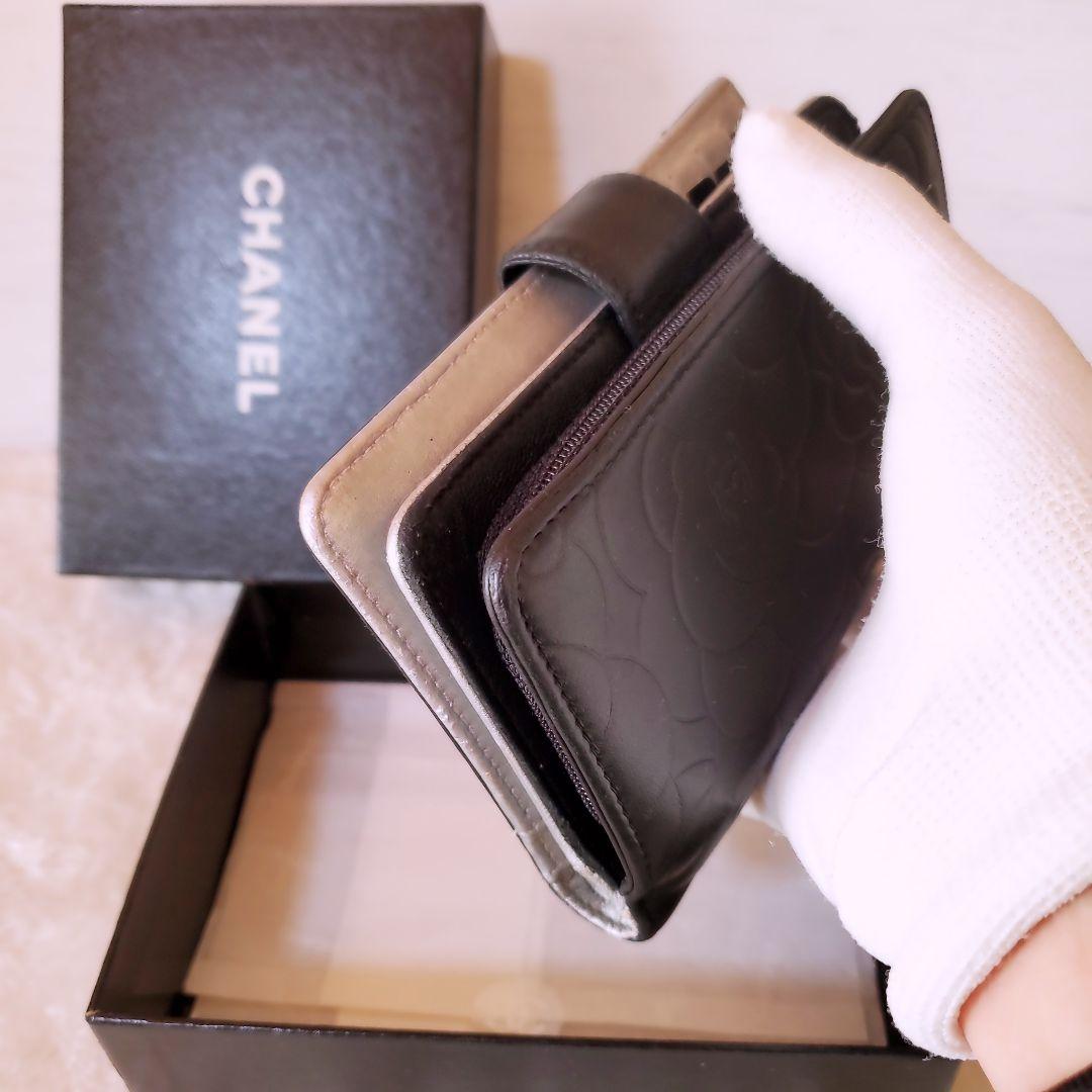 シャネル　CHANEL 財布　二つ折り　折り財布　カメリア