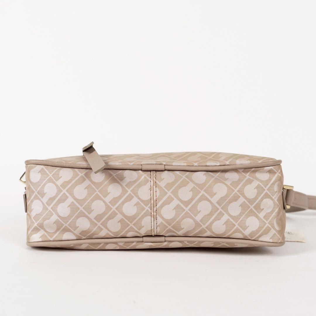 【極美品✨】ゲラルディーニ タグ付き ショルダーバッグ 総柄 レザー ベージュ