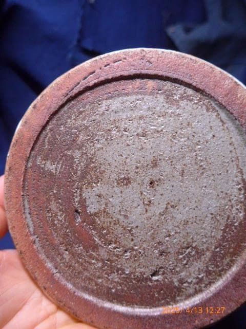 貴重です。格調高い王維の有名な漢詩と山水画が描かれている美しい酒入れ