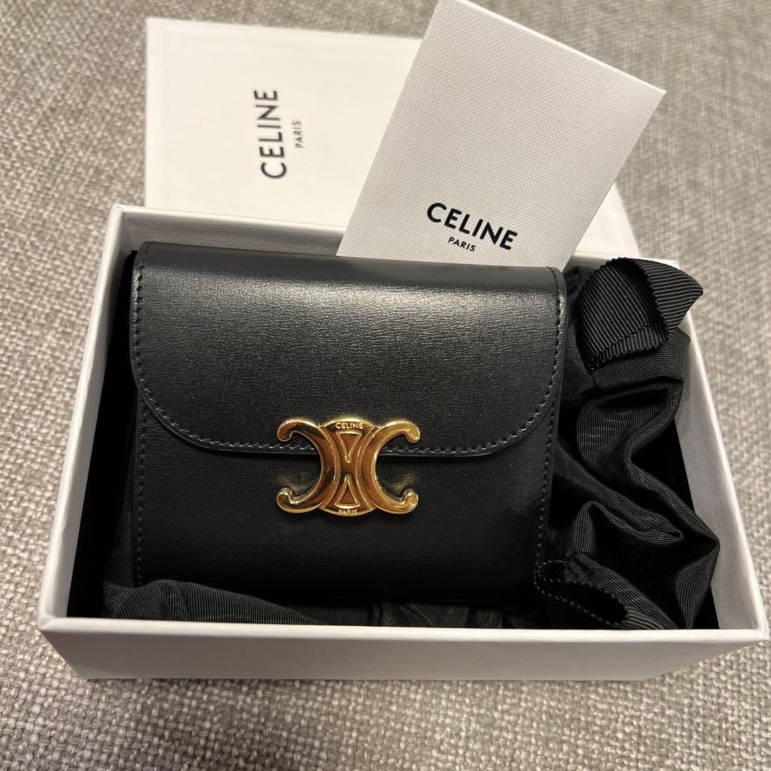 セリーヌ　三つ折り財布