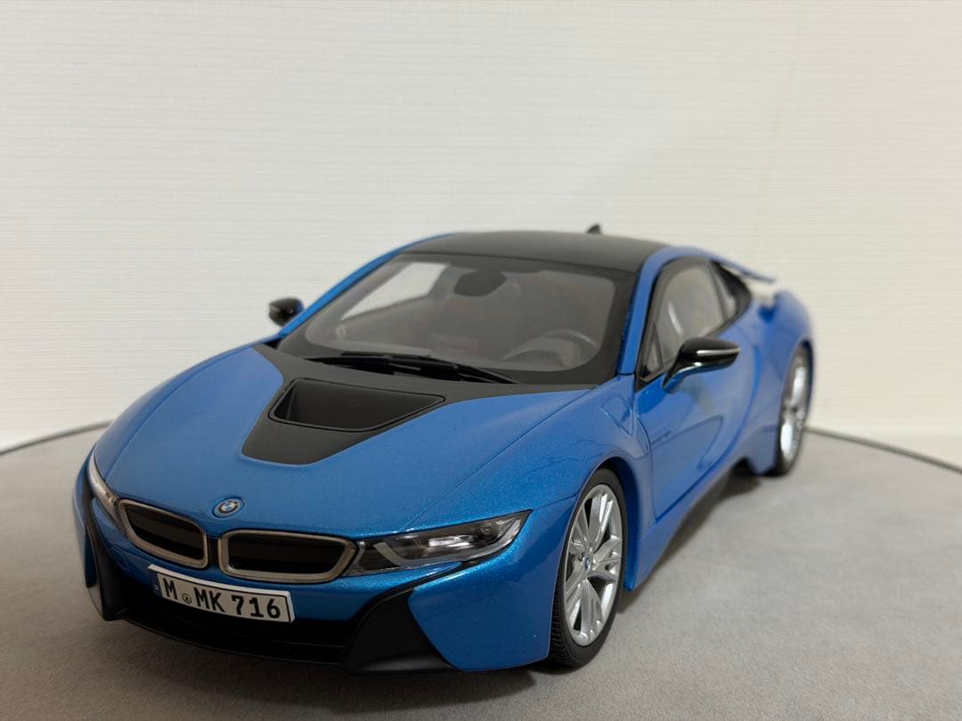 ミニカー Paragon 1/18 BMW i8