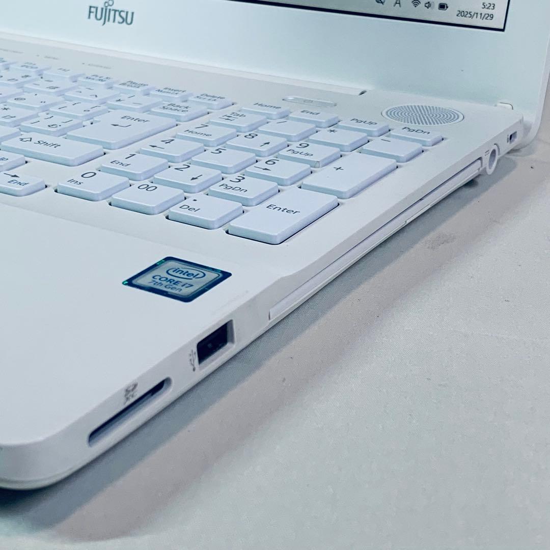 Core i7✨SSD1TB✨32GB✨カメラ✨オフィス✨富士通✨ノートパソコン
