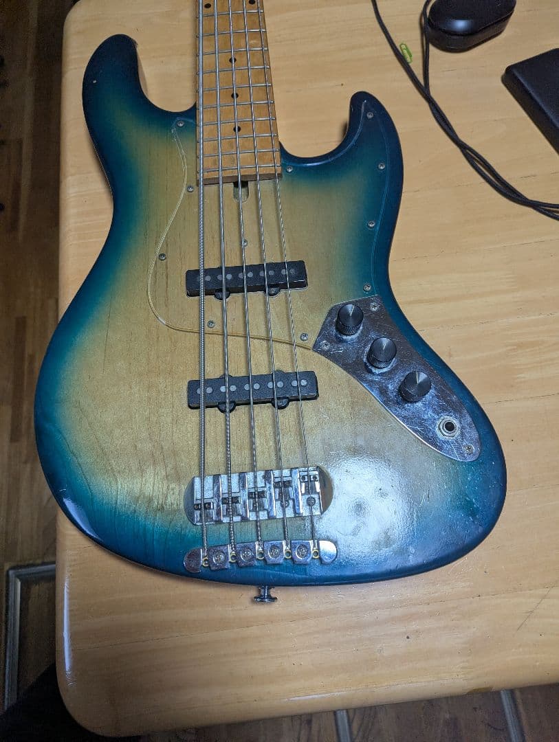 Bacchus5弦パッシブジャズベース　ハンドメイドWOODLAND日本製中古品