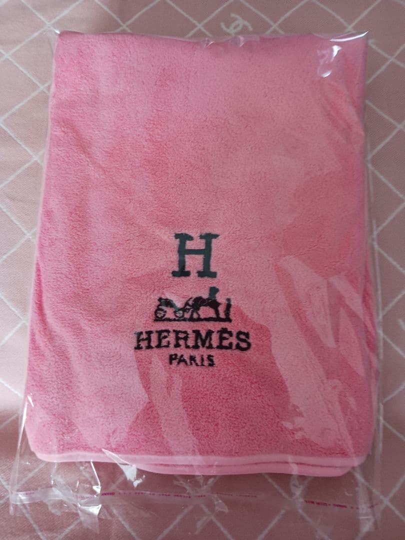 HERMESふわふわ上質素材 ピンクバスタオル（大）美品.