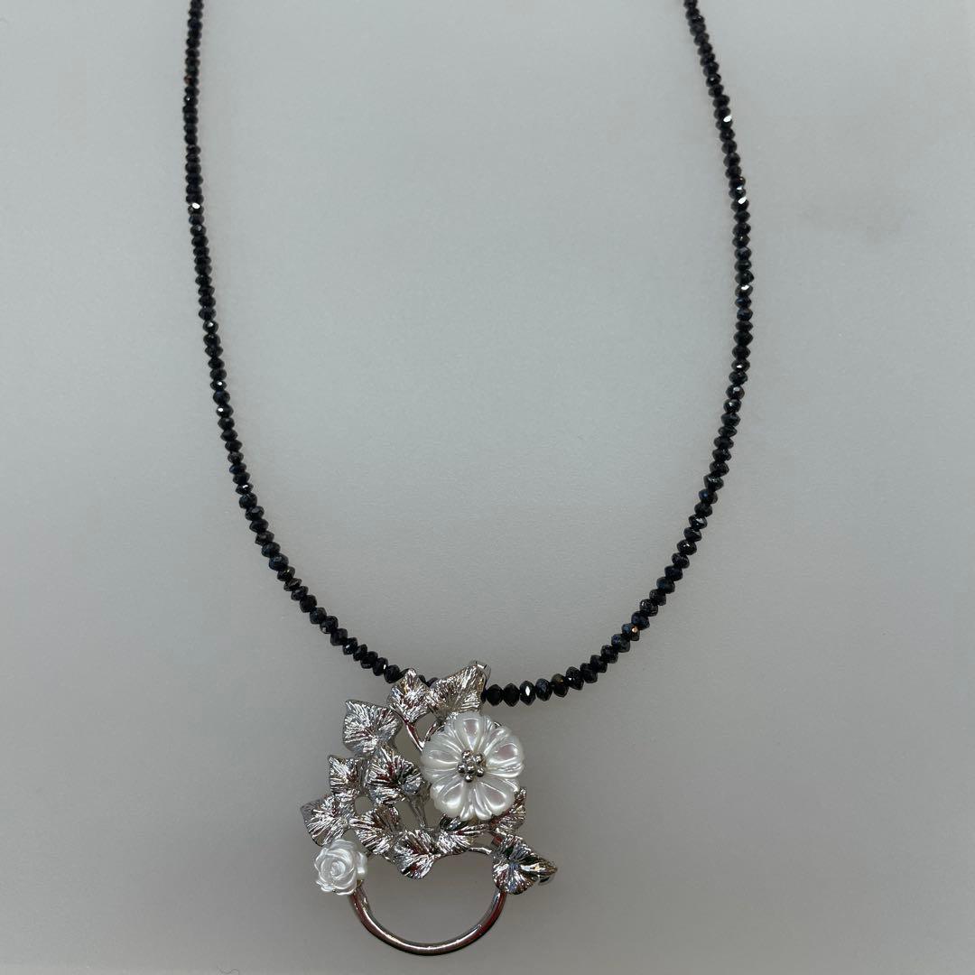 SILVERシルバー　　花と真珠のエレガントブローチ