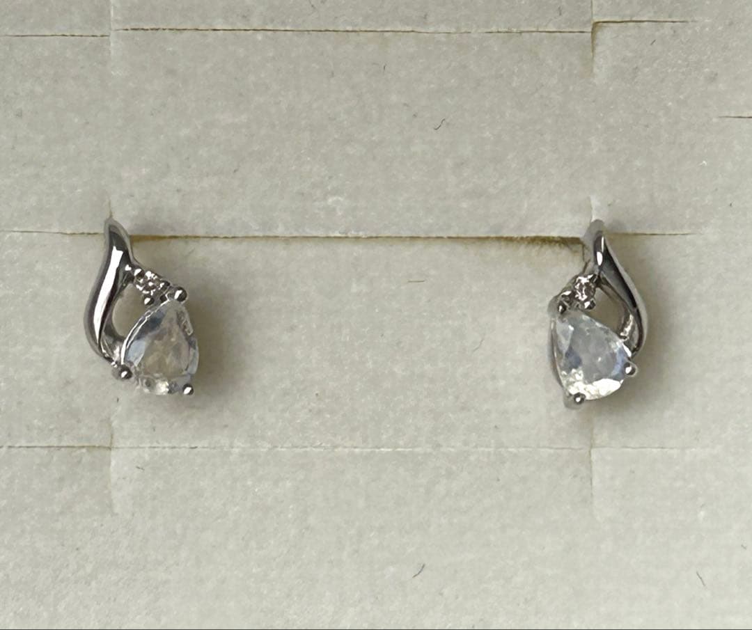 4℃ K18WG ダイヤ　ピアス