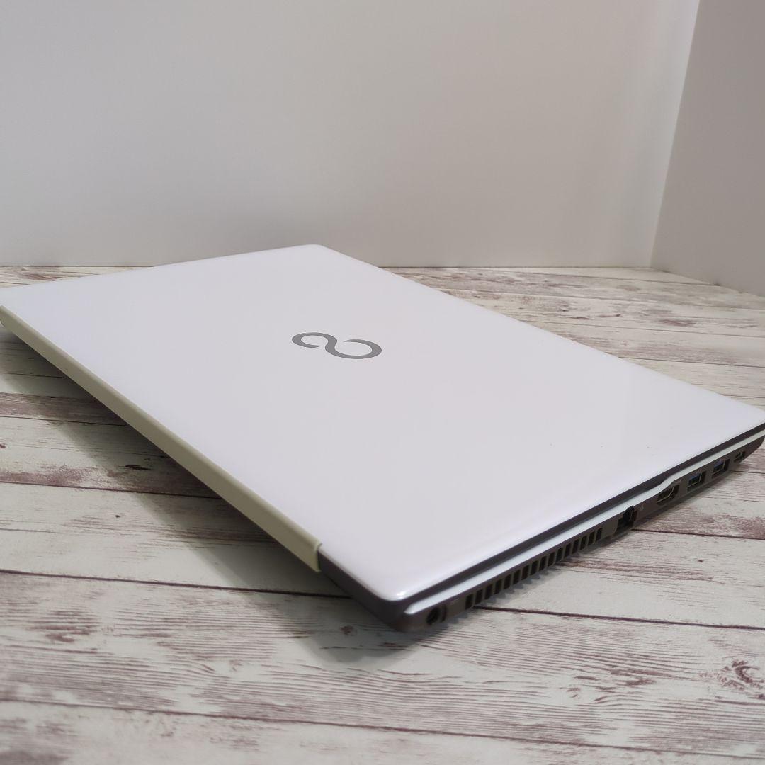【美品】2021 富士通 FMVA LIFEBOOK ホワイト AH42/E1