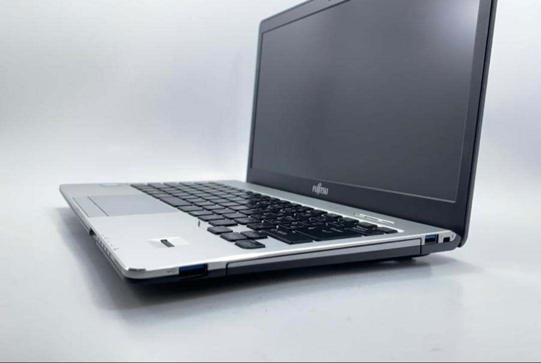 富士通ノートパソコンcore i5 windows11 12gb 256ssd