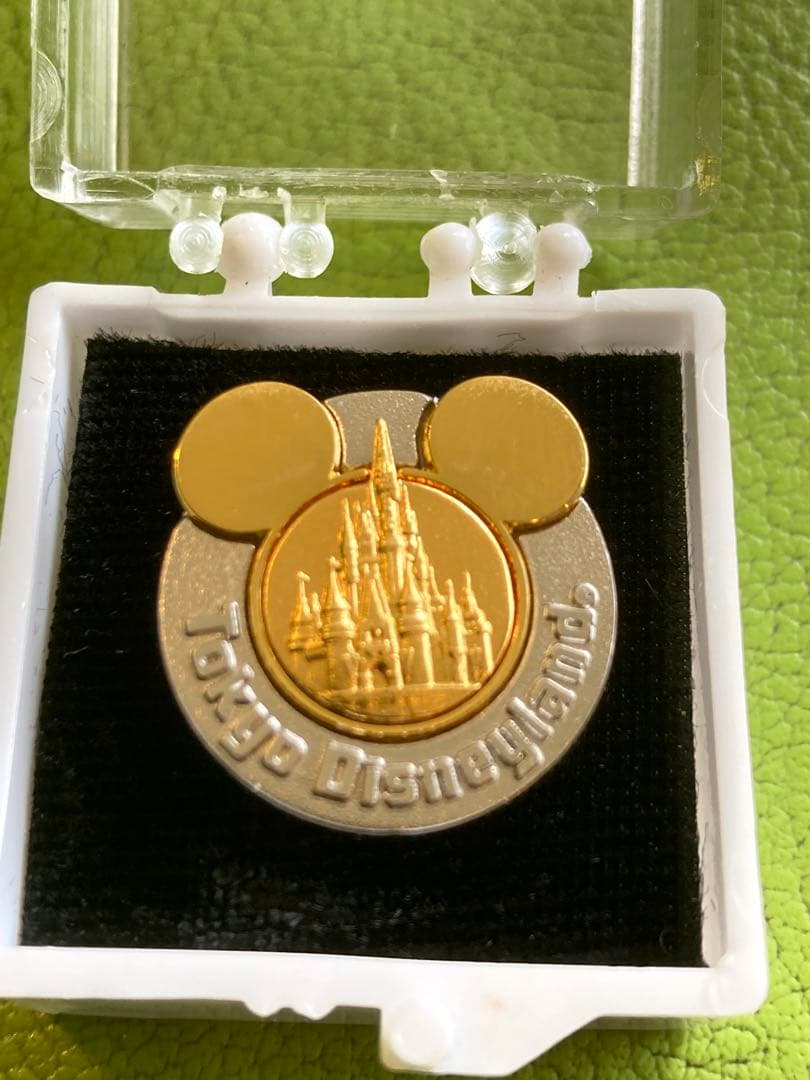 激レア　非売品　 東京ディズニーランド 関係者 限定 シンデレラ城 ピンバッジ