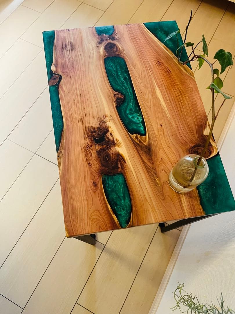 サイドテーブル　レジンテーブル　ソファテーブル　一枚板テーブル　コーヒーテーブル