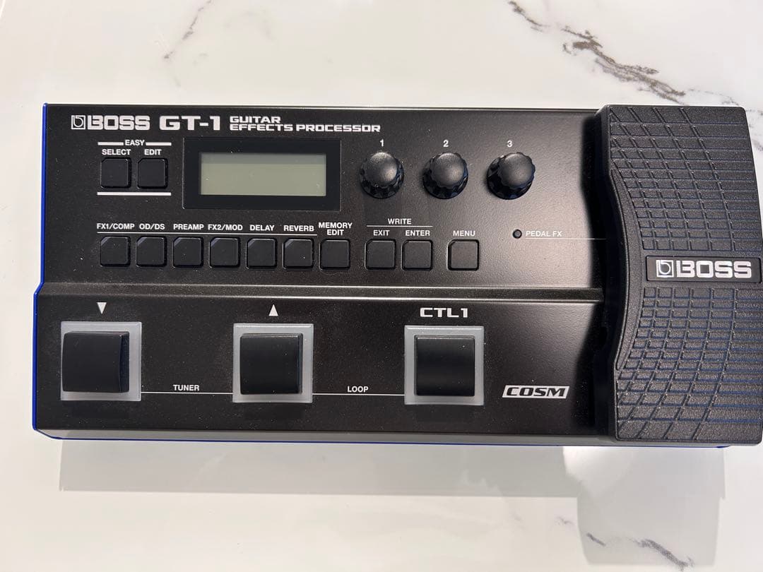 完品　使用新品購入から1年　BOSS GT-1 ギターエフェクター