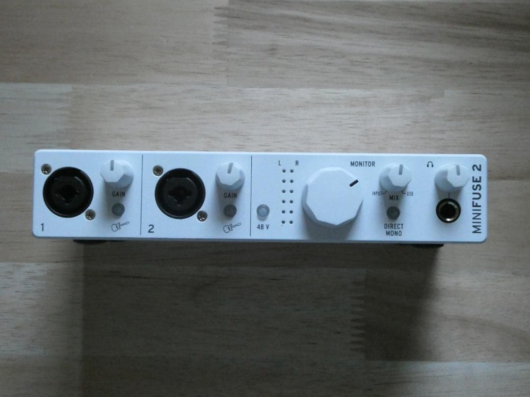 Arturia MINIFUSE 2 オーディオ& MIDIインターフェース