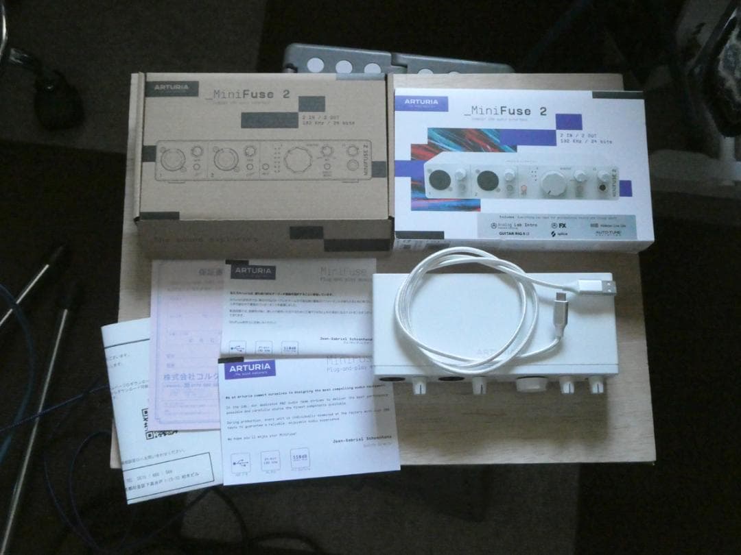 Arturia MINIFUSE 2 オーディオ& MIDIインターフェース