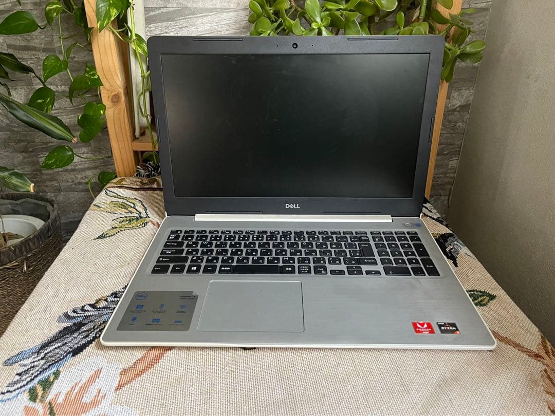 DELLパソコンノートInspiron15メモリ8GB/SSD高速動作順調