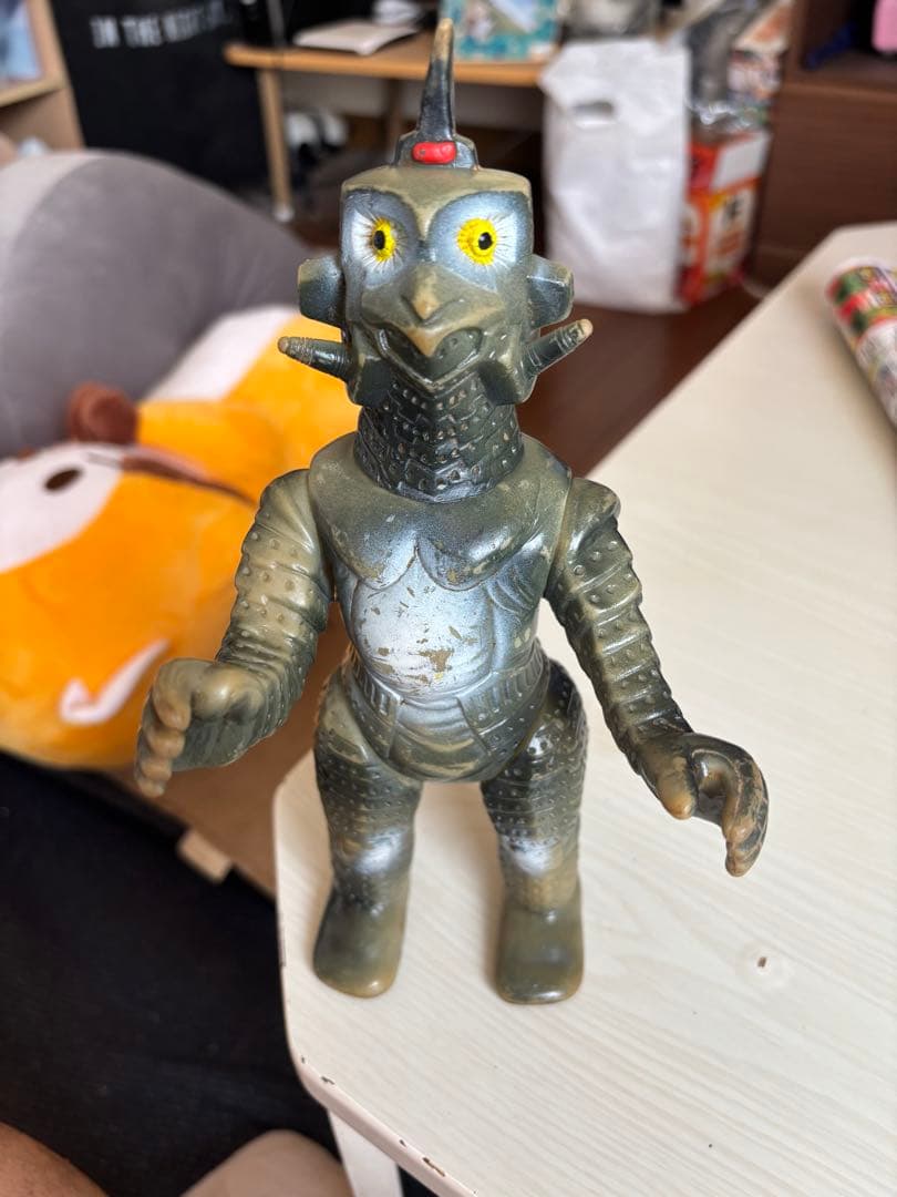 ク*マ様 【激レア、希少品】当時物　ソフビ　怪獣ウィンダム。早い者勝ち。