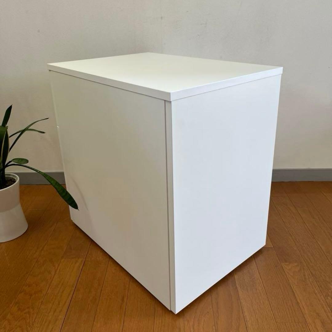 未使用品　イタリア ファントーニ　サイドキャビネット　8.3万　ワゴン　モダン