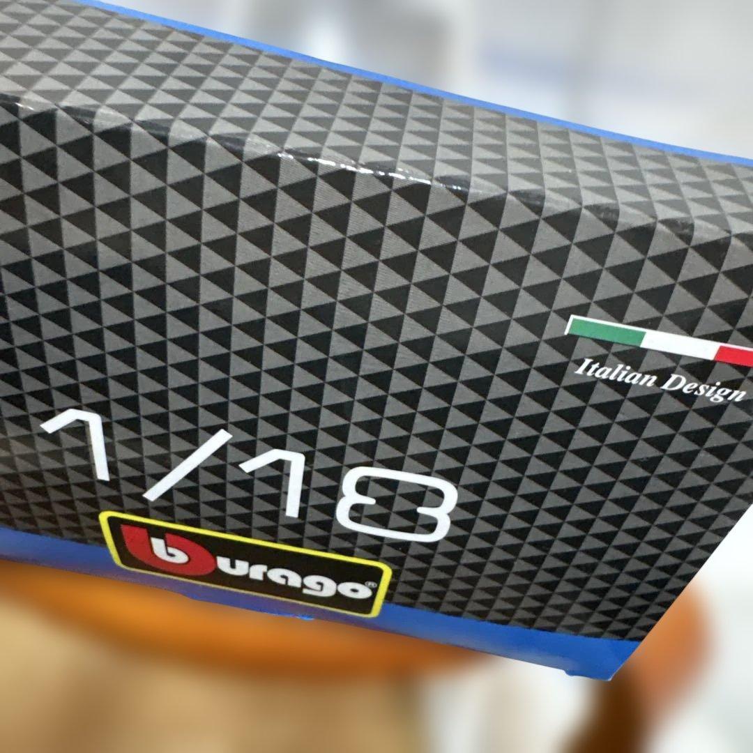 Burago Fiat 500L (1968) ミニカー 1/18