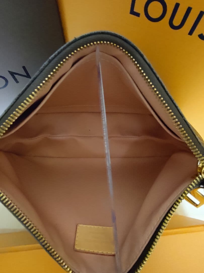 直営路面店購入　ルイヴィトン　モノグラム　ロレッタ