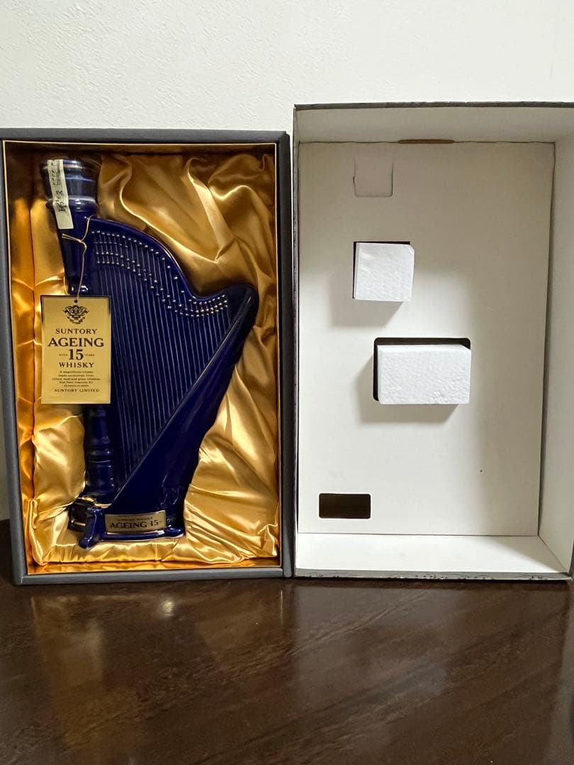 サントリー SUNTORY エイジング 15年 ハープ型ボトル 陶器 500ml