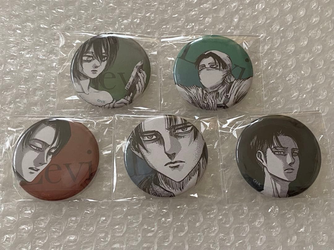 進撃の巨人　ヘキサライド　缶バッジ　リヴァイ　5種