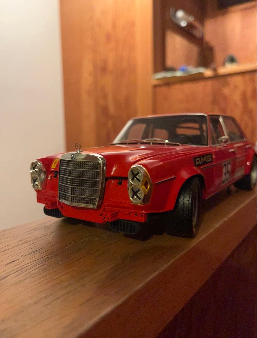ミニカー MERCEDES-BENZ 300 SEL 6.8