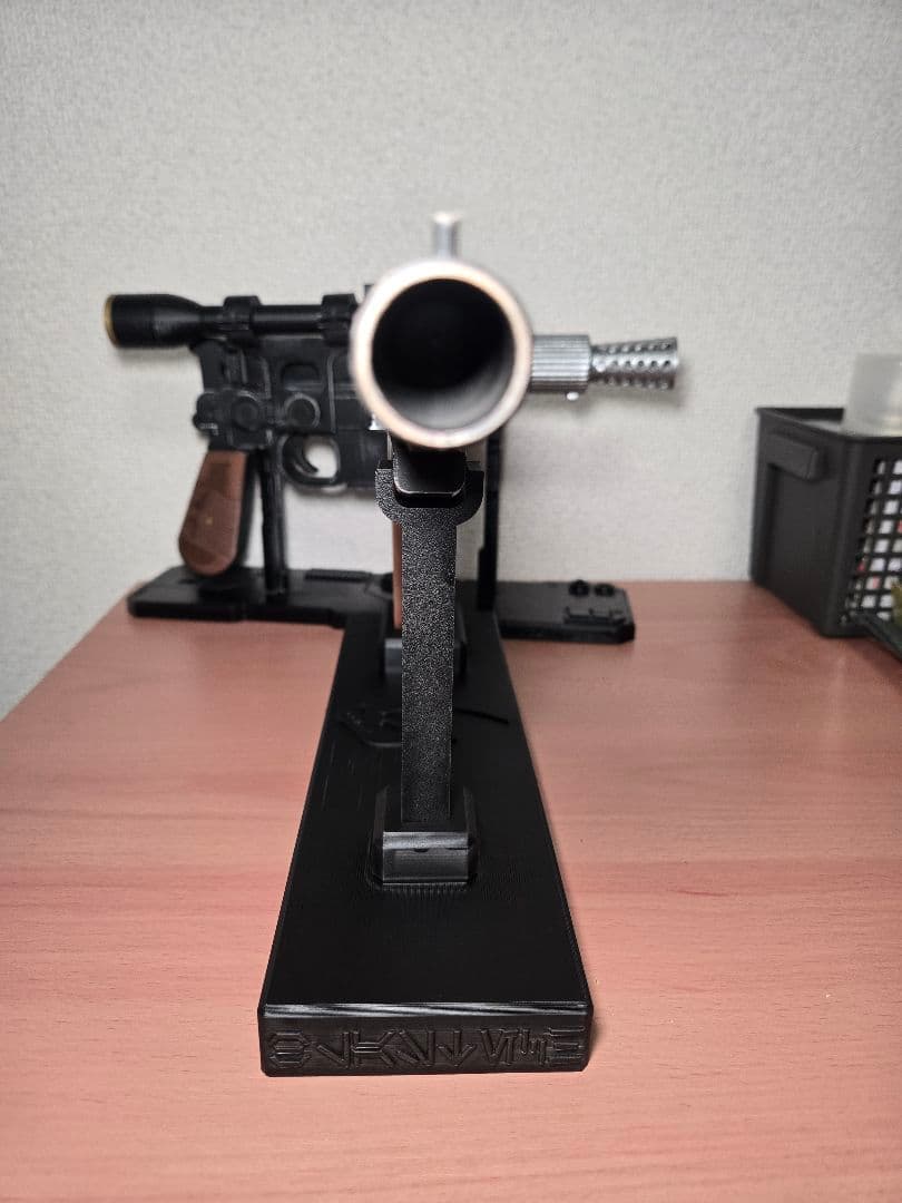 STAR WARS　マンダロリアン　ブラスター　IB-94　レプリカ　台座付き