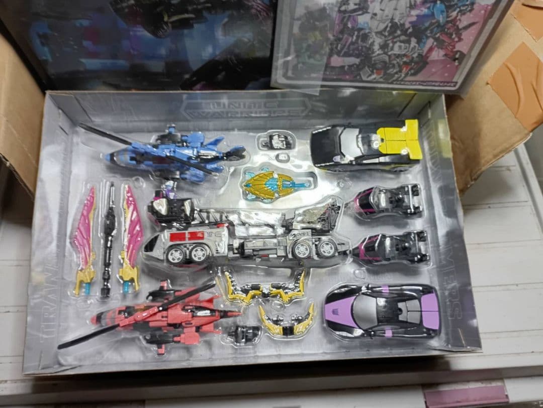 超激レア!中古品トランスフォーマー ウーマンデストロン合体女兵士メガトロニア