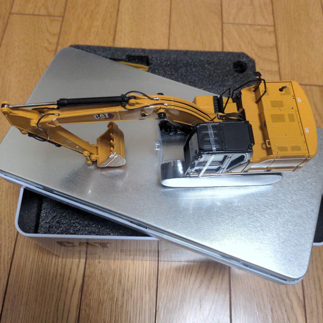 3月16日までの大セール　新品未開封でした　 CAT　ユンボ模型