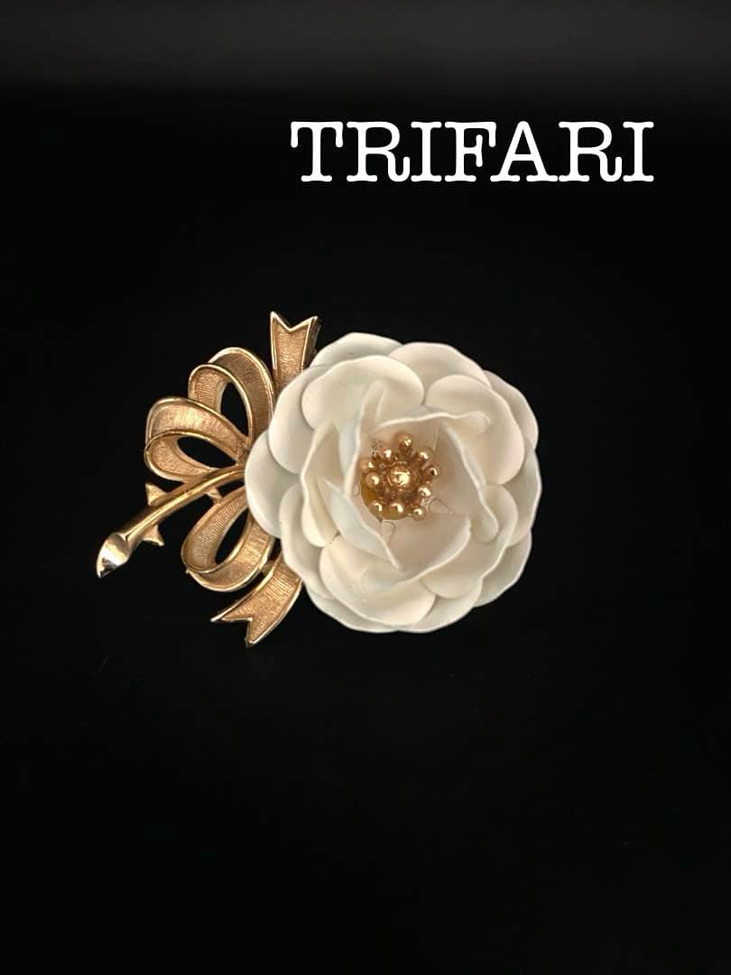 lotuscloud 2508⭐️TRIFARI トリファリヴィンテージブローチ