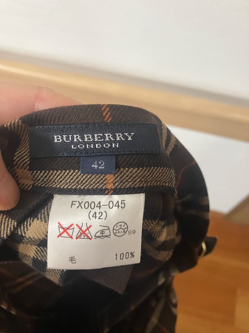 バーバリーロンドン　スカート　キルトピンセット