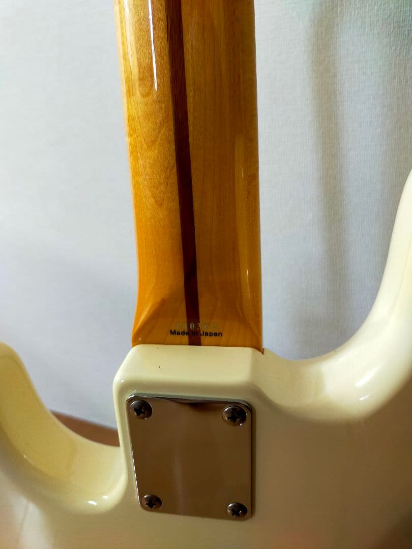 Tokai Hard Puncher エレキベース アイボリー　PB40