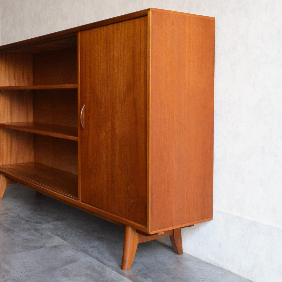 イギリスヴィンテージ ガラスキャビネット サイドボード ショーケース 飾り棚