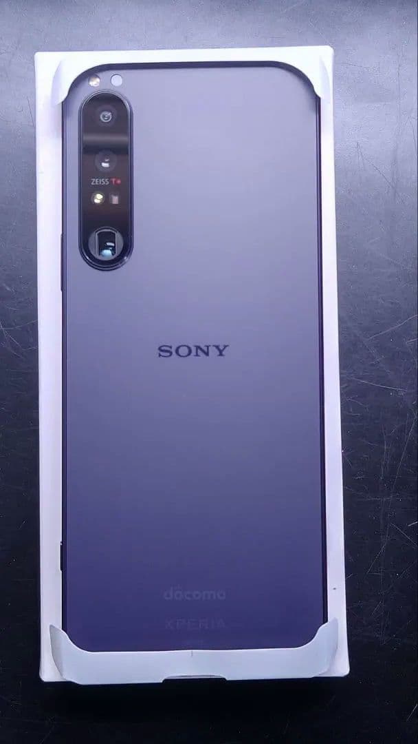 カラス　未使用 Sony Xperia 1 IV docomoパープル