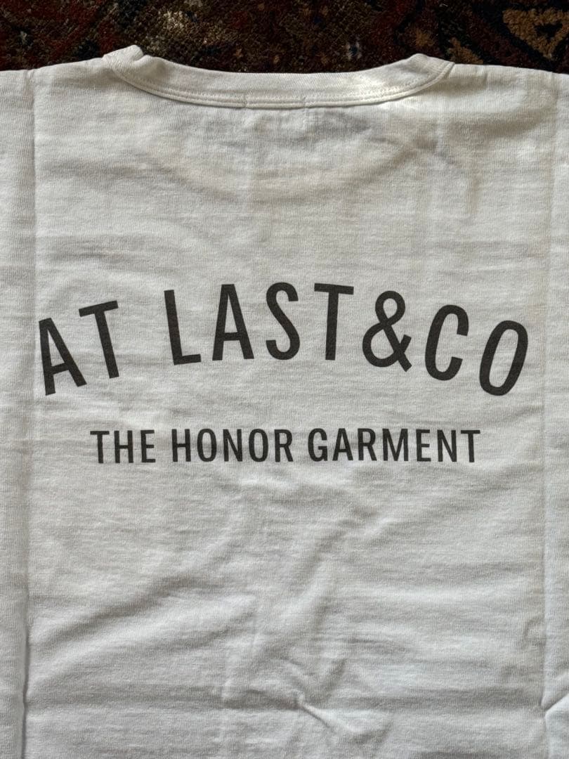 トップス At Last PRINT POCKET TEE