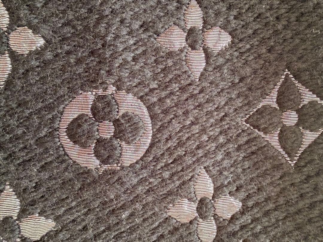 【Louis Vuitton】Ｍ75833 ロゴマニア　ルイヴィトン　マフラー