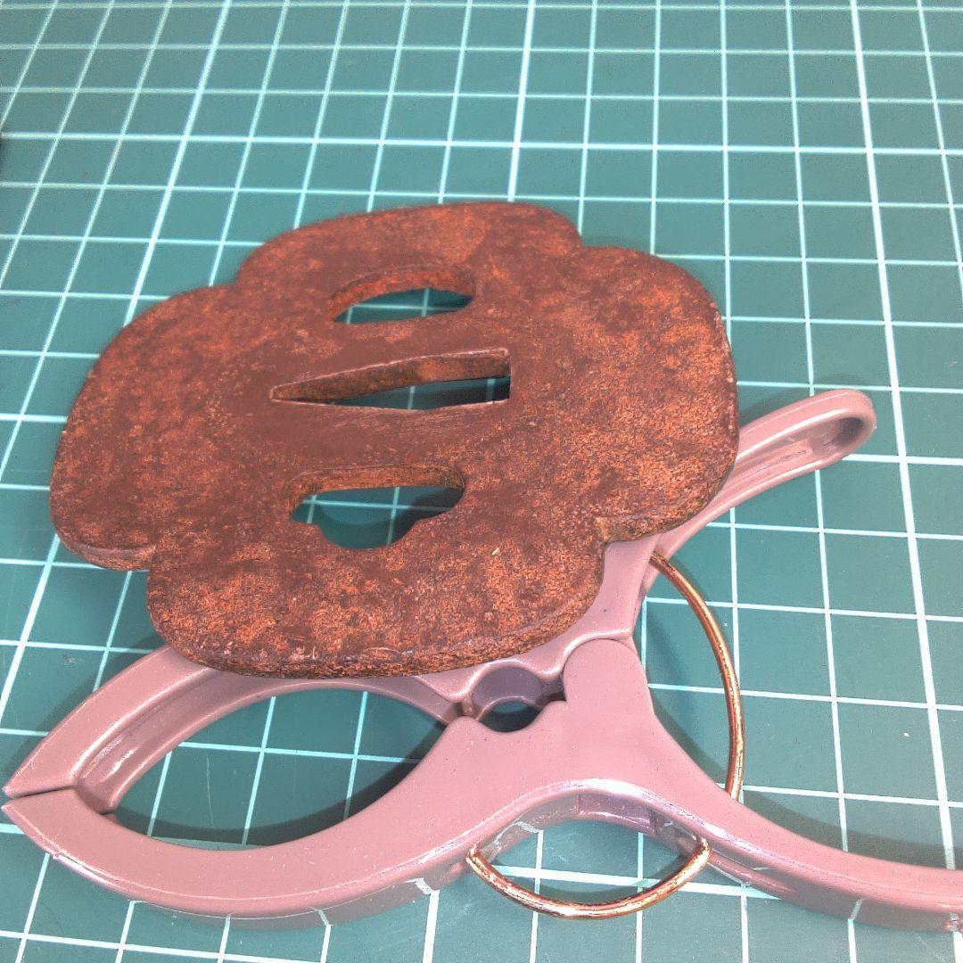 小物１ 花弁型 鉄製 鍔(つば) 錆色