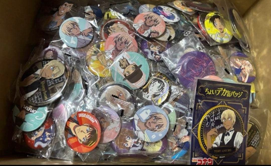 名探偵コナン 缶バッジ アクリルスタンド キーホルダー まとめ売り 300個以上