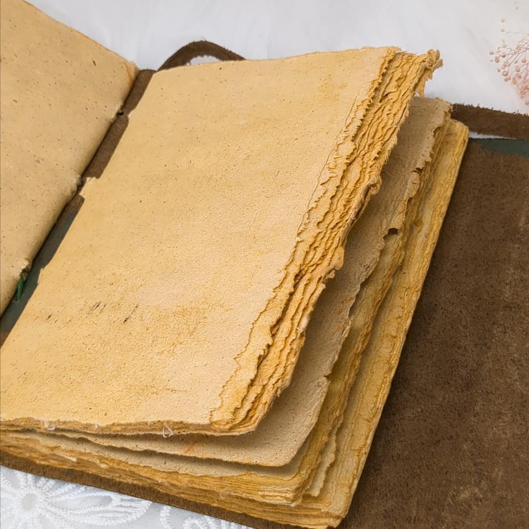 インドのアンティーク雑貨✨魔法のジャーナル✨天然レザー製／ノート／ヴィンテージ